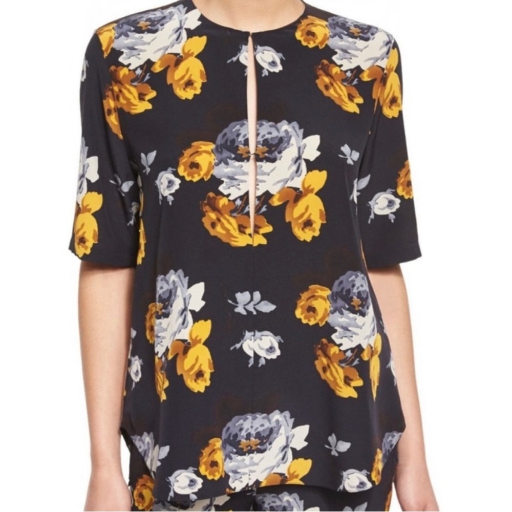 Navy floral Theory top with keyhole detail, size p